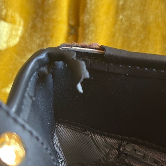 Vivienne Westwood Heart and Logo Crossbody Bag - Picture 9 of 10